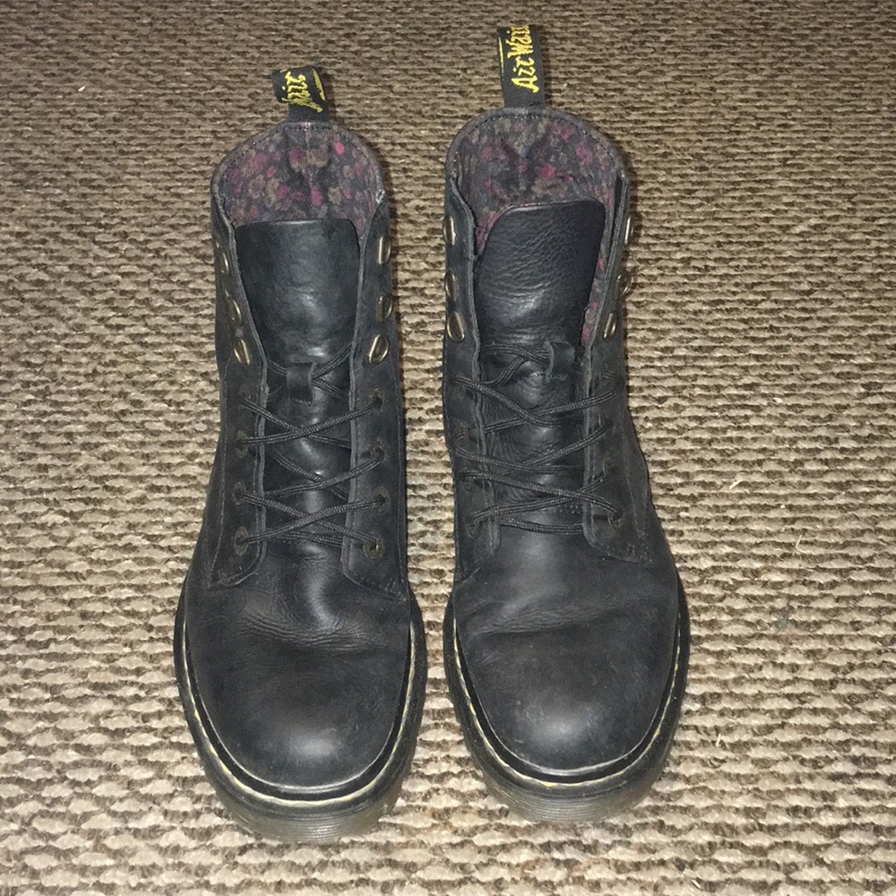 Doc martens women’s size 9